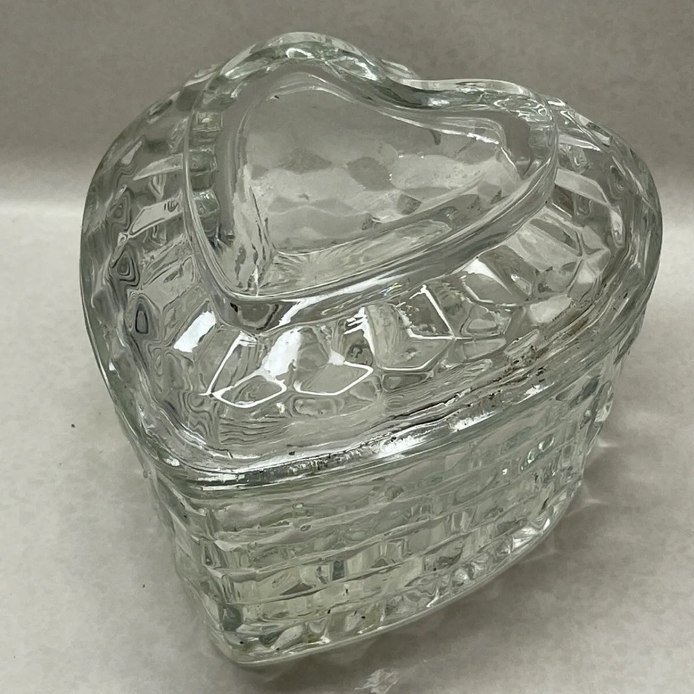 Vintage Homco FOSTORIA AMERICAN Pattern Heart Shaped Crystal Dish with lid USA